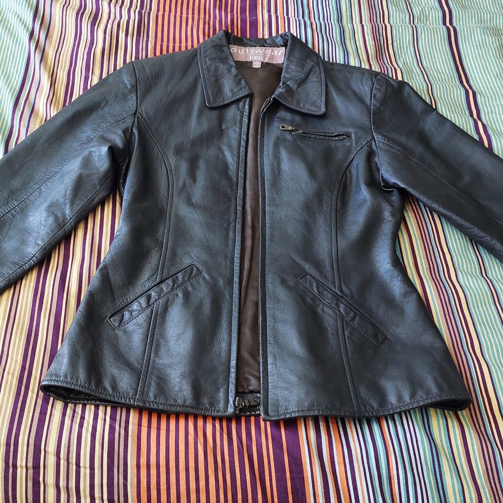 Women's fitted brown genuine leather jacket for women Excellent  Condition Med